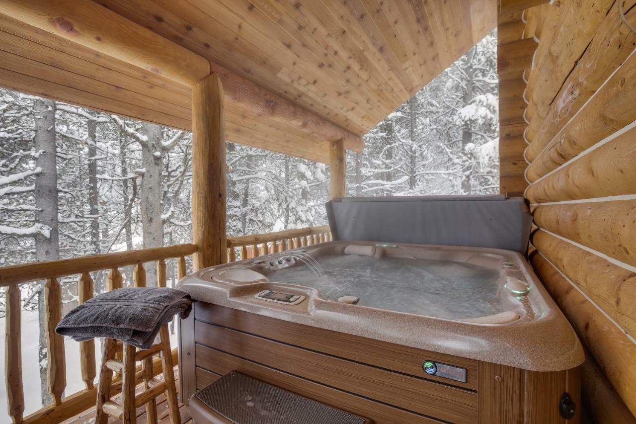 Lumberjack Lodge By Kabino Hot Tub Fire Pit Satellite Wifi Grill Large Porch Island Park Exterior foto